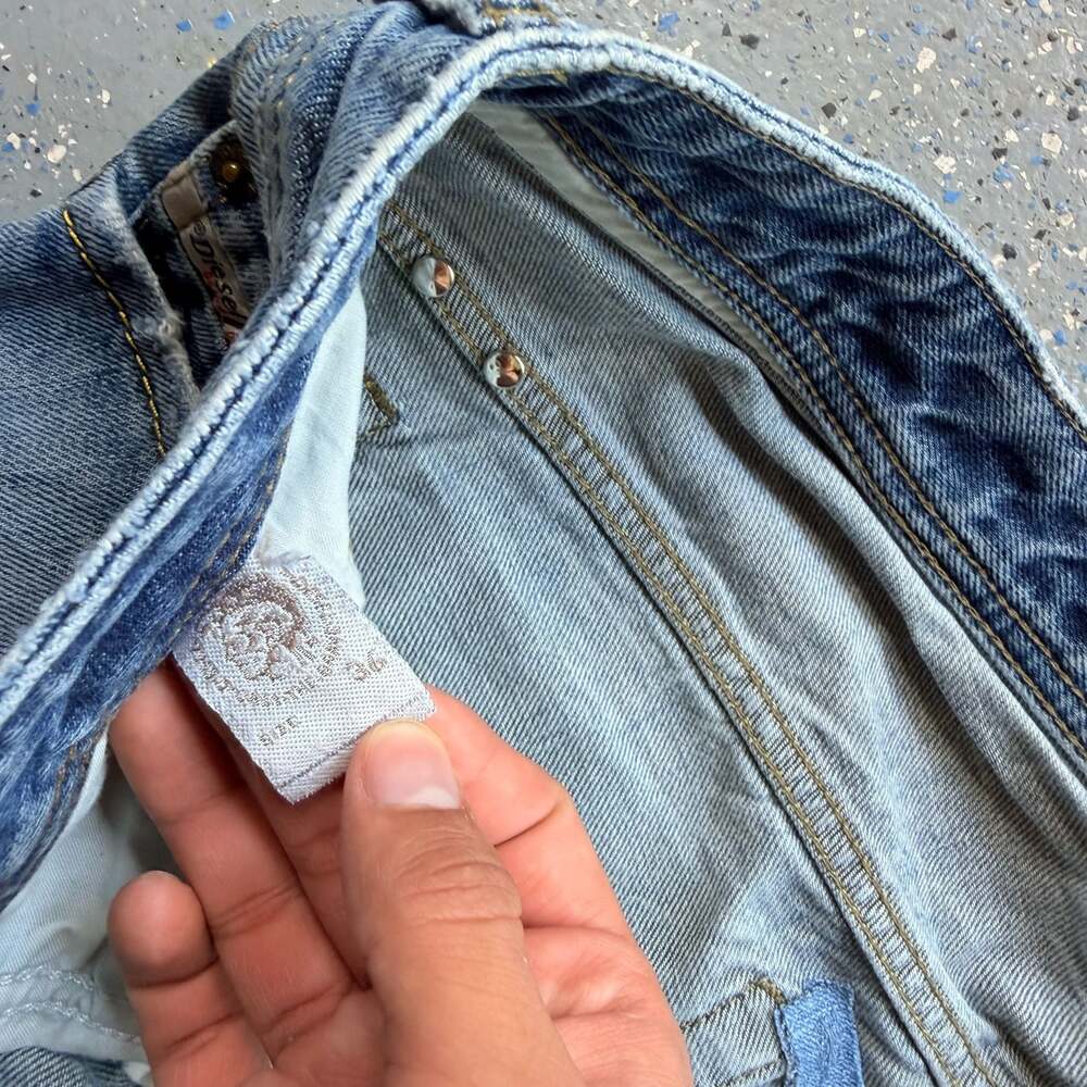 Vintage 90s Y2K Diesel Industry Wash Faded Italy Jeans pants Women's W31 L32 Siz - Picture 4 of 8
